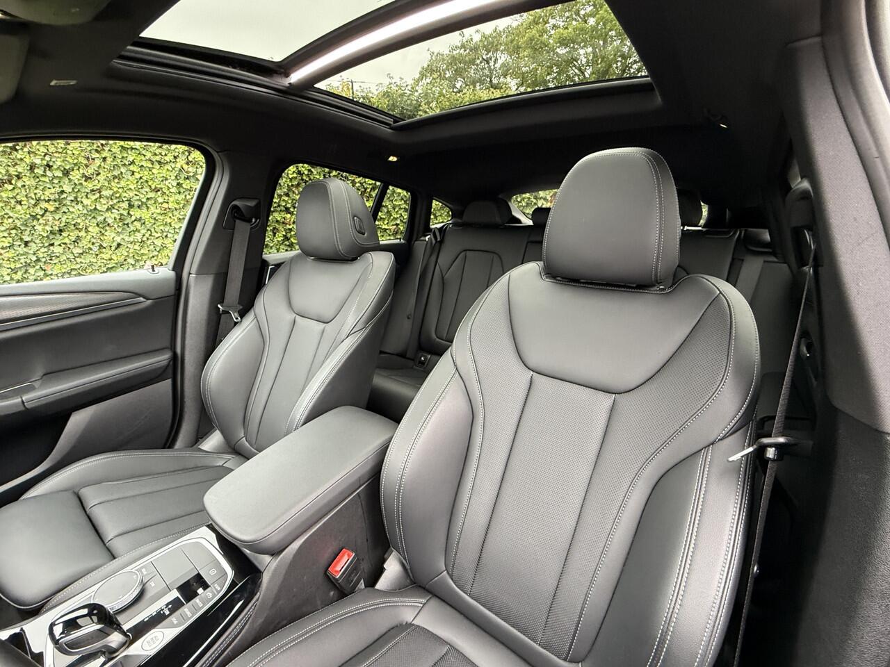 BMW X4 xDrive20i | M-Sport | 20'' | Panorama | Camera | Getint Glas