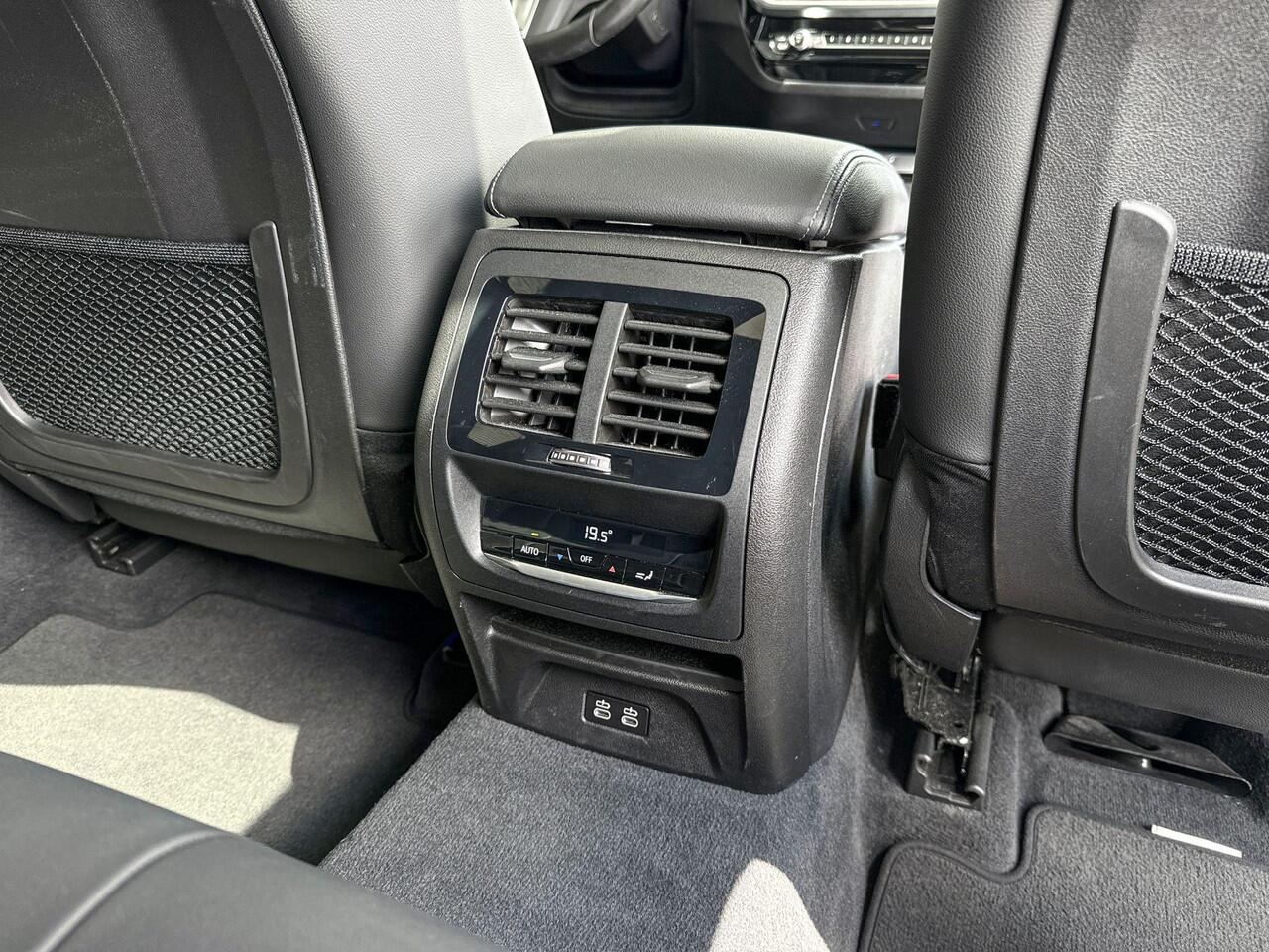 BMW X4 xDrive20i High Executive / M Sportpakket / Panoramadak / Laserlight / Selections