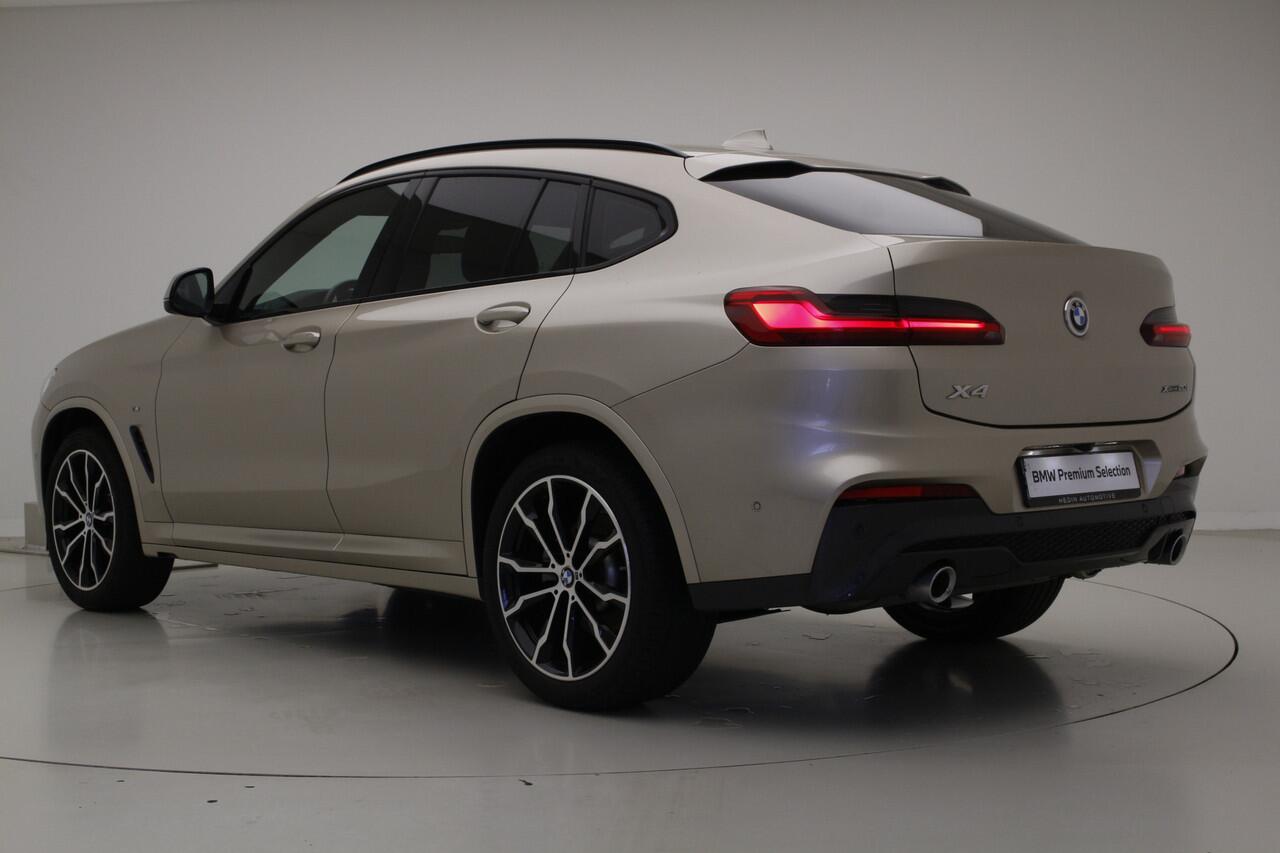 BMW X4 xDrive20i M-Sport | 19 inch | Camera | Trekhaak | Active Cruise Control