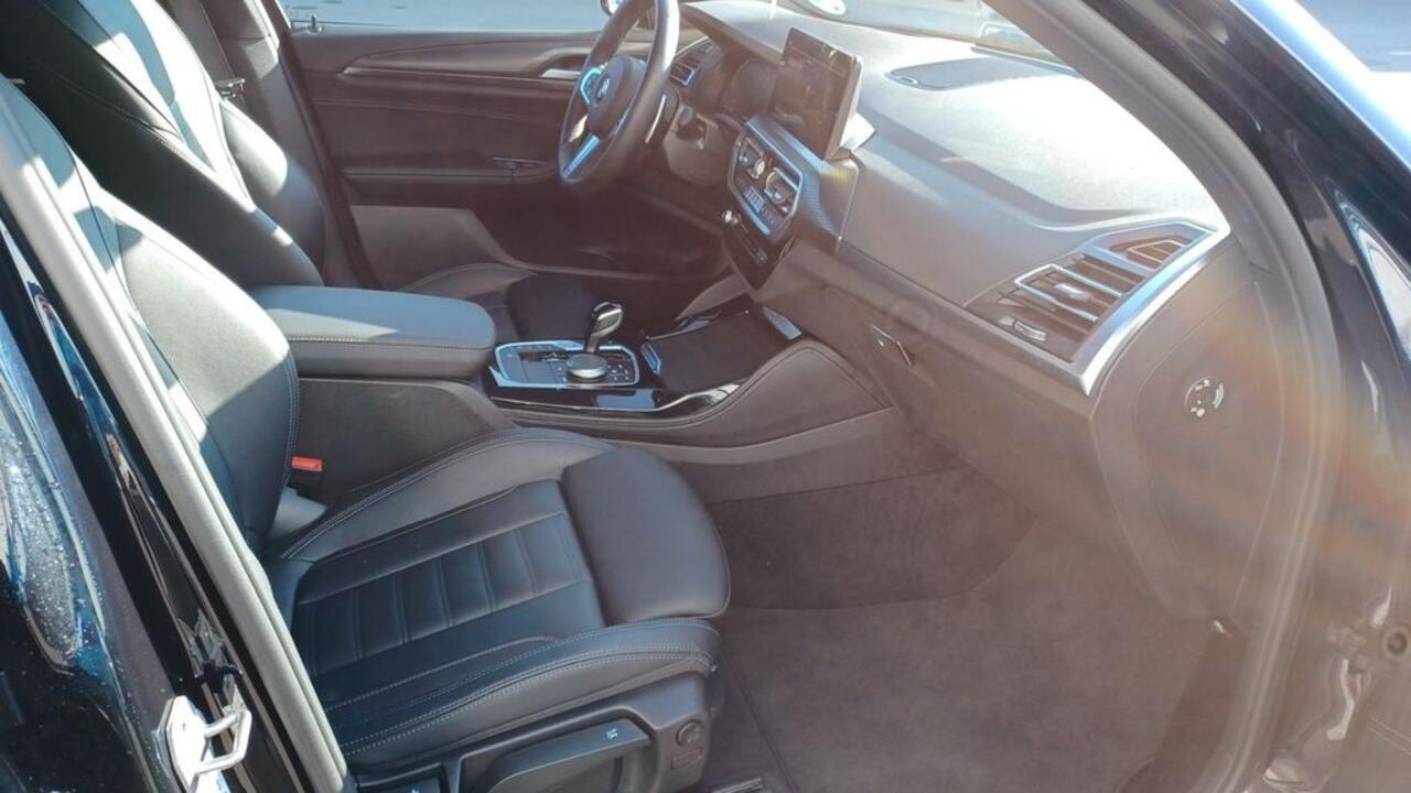 BMW X4 xDrive20d M Sport 190 PK ACC Panoramadak Head-Up Trekhaak Live Cockpit