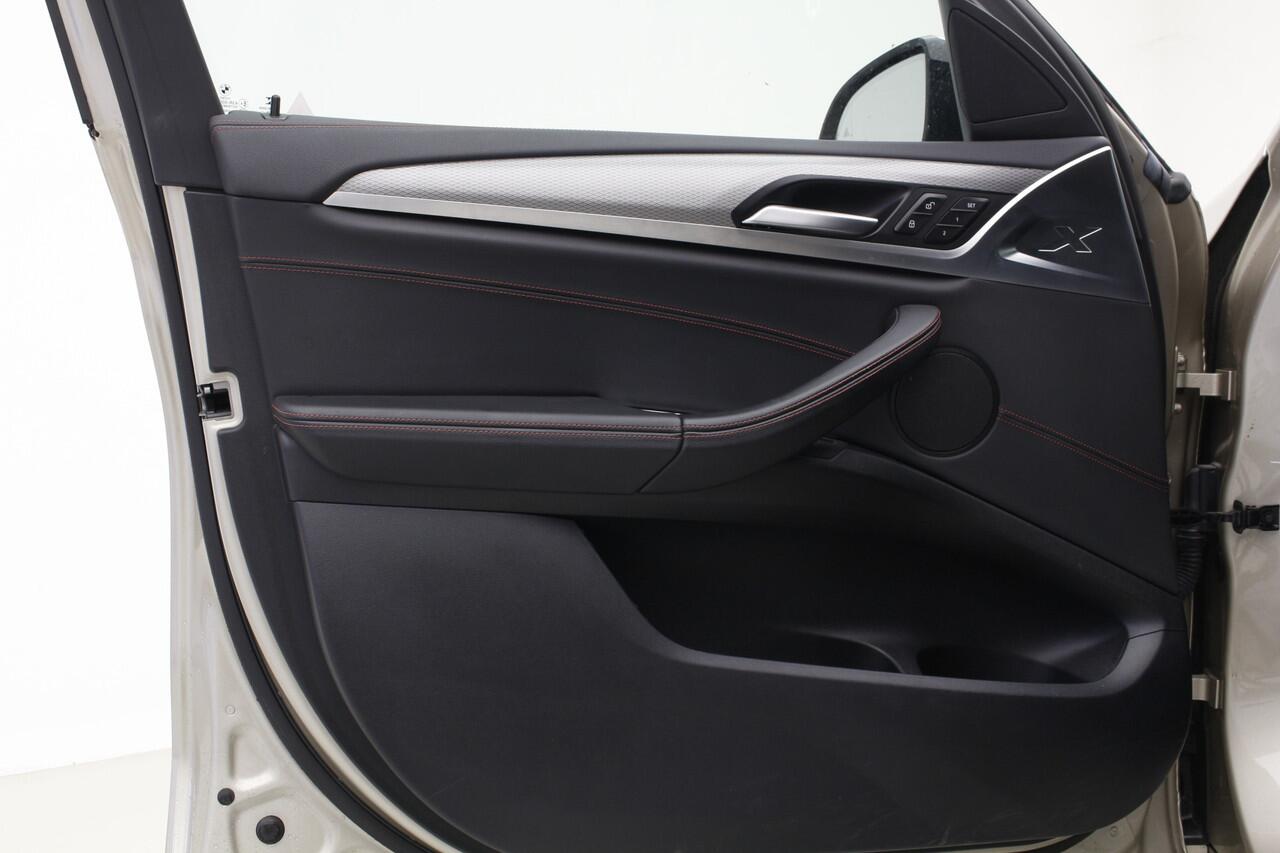 BMW X4 xDrive20i M-Sport | 19 inch | Camera | Trekhaak | Active Cruise Control