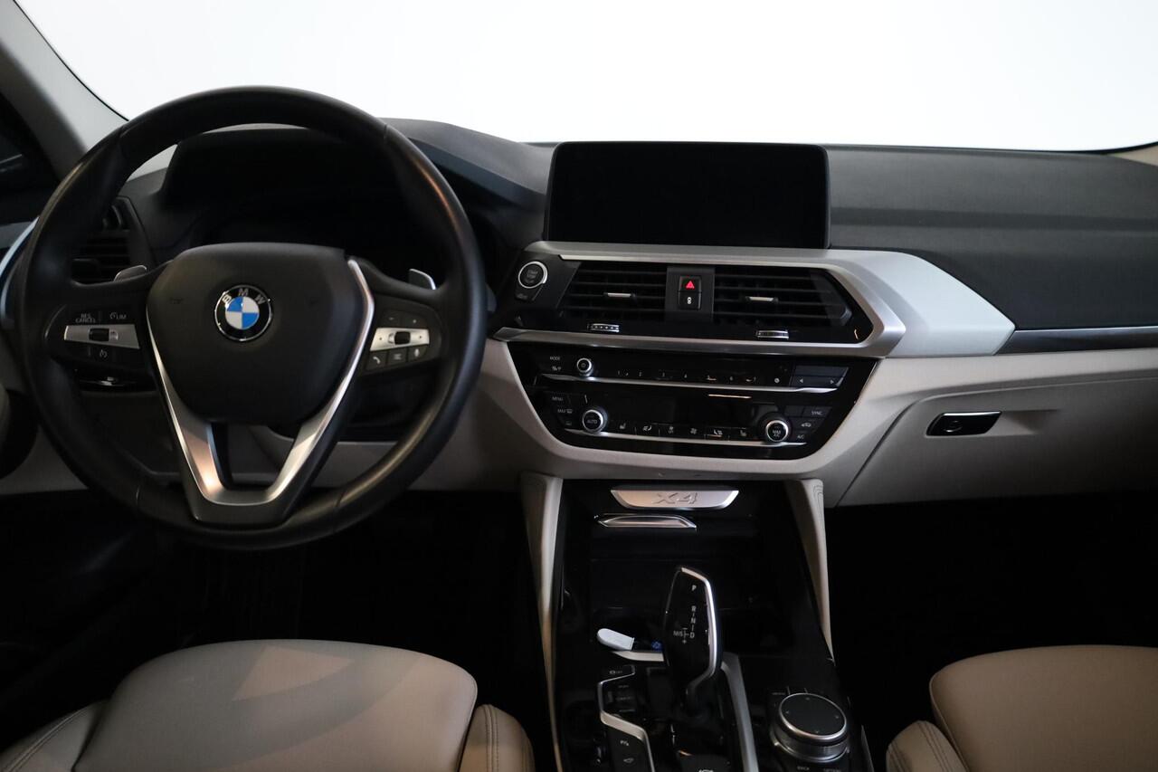 BMW X4 xDrive20i High Executive | xLine | Parking Pack | Comfort Access | Adaptieve LED koplampen | Harman Kardon |