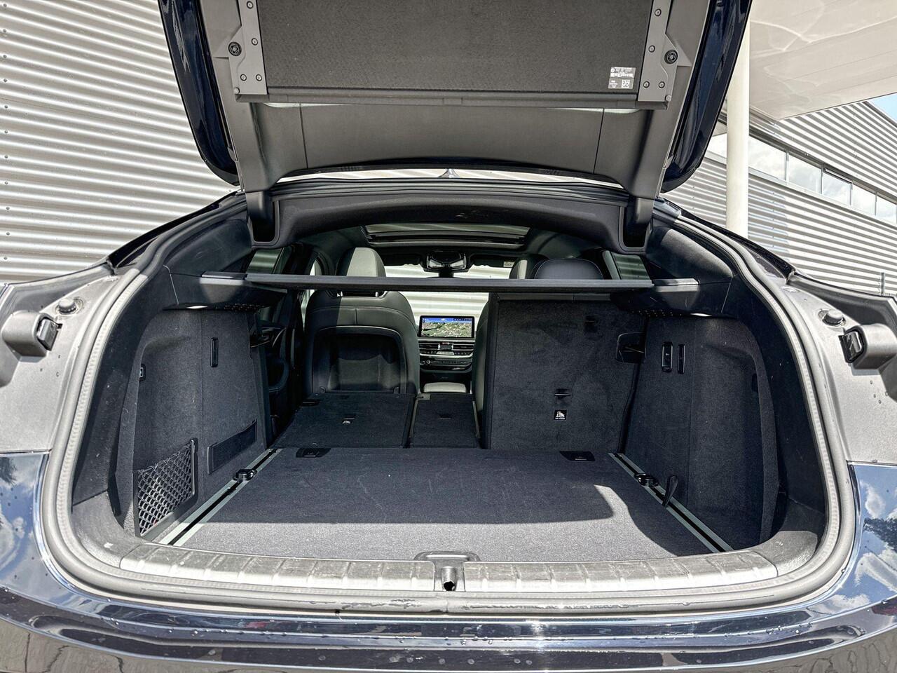 BMW X4 xDrive20i High Executive / M Sportpakket / Panoramadak / Laserlight / Selections