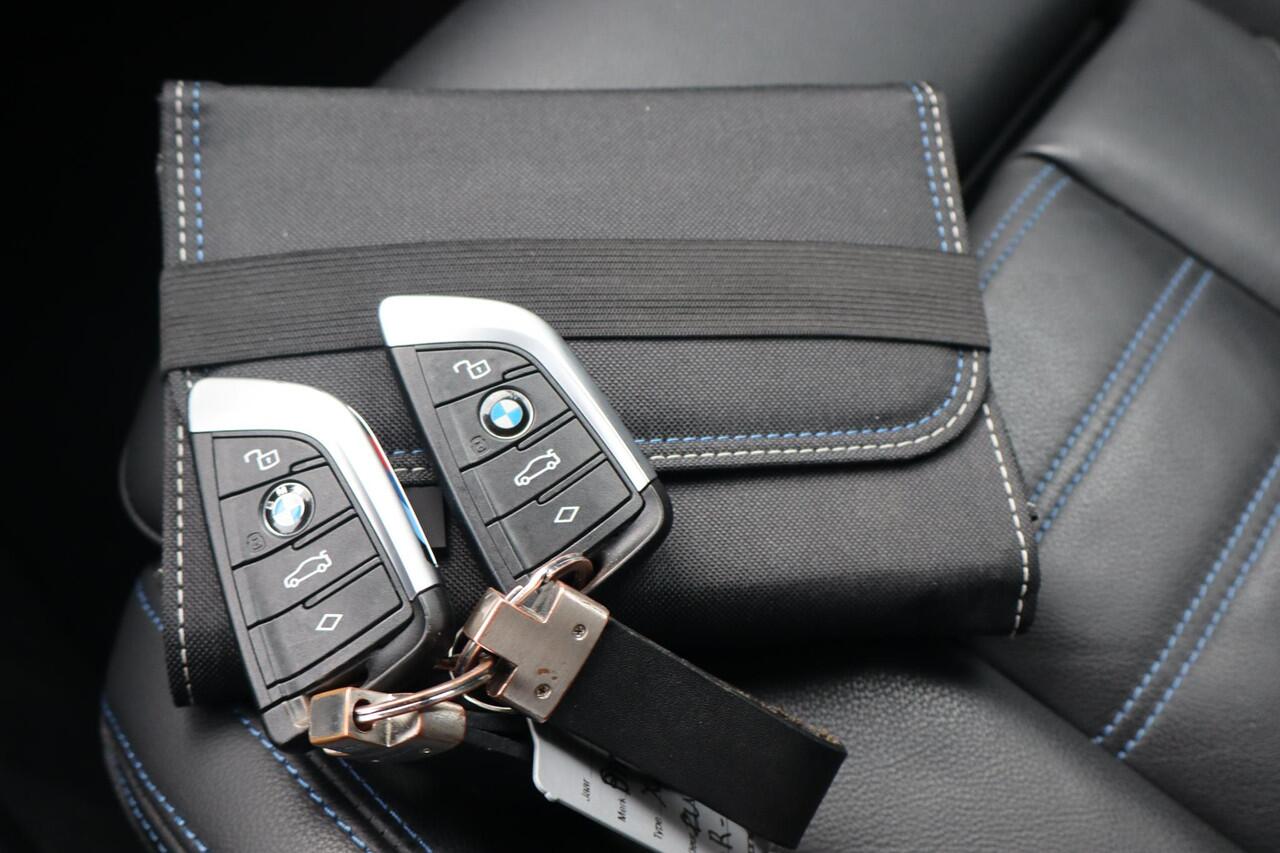 BMW X4 xDrive20i Business Edition Plus BTW Auto, Lederen interieur, Panormadak, Schuif- kanteldak, Apple Carplay, DAB