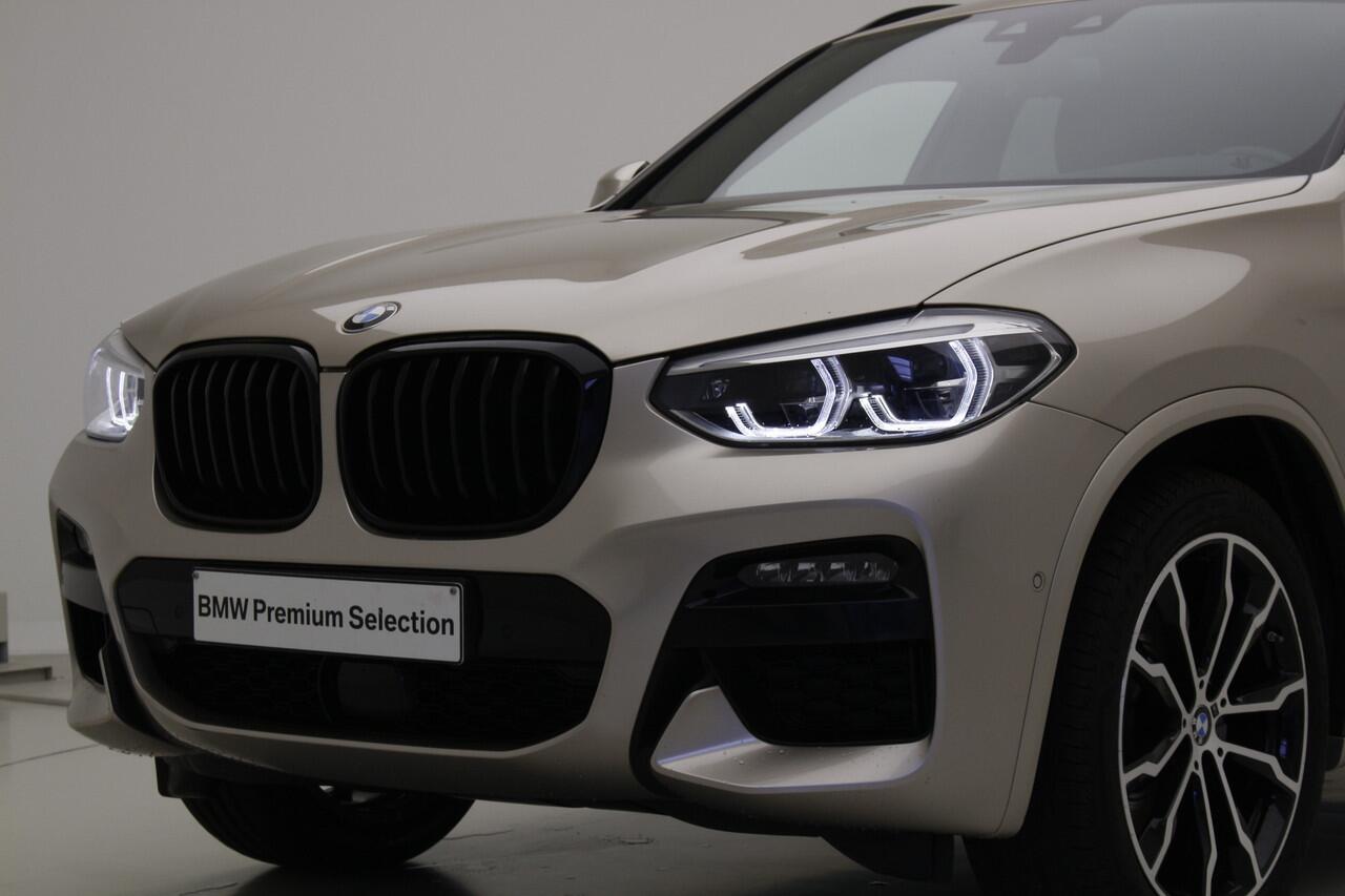 BMW X4 xDrive20i M-Sport | 19 inch | Camera | Trekhaak | Active Cruise Control