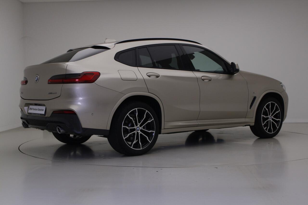BMW X4 xDrive20i M-Sport | 19 inch | Camera | Trekhaak | Active Cruise Control