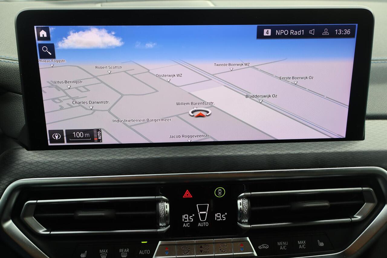 BMW X4 xDrive20i Business Edition Plus BTW Auto, Lederen interieur, Panormadak, Schuif- kanteldak, Apple Carplay, DAB