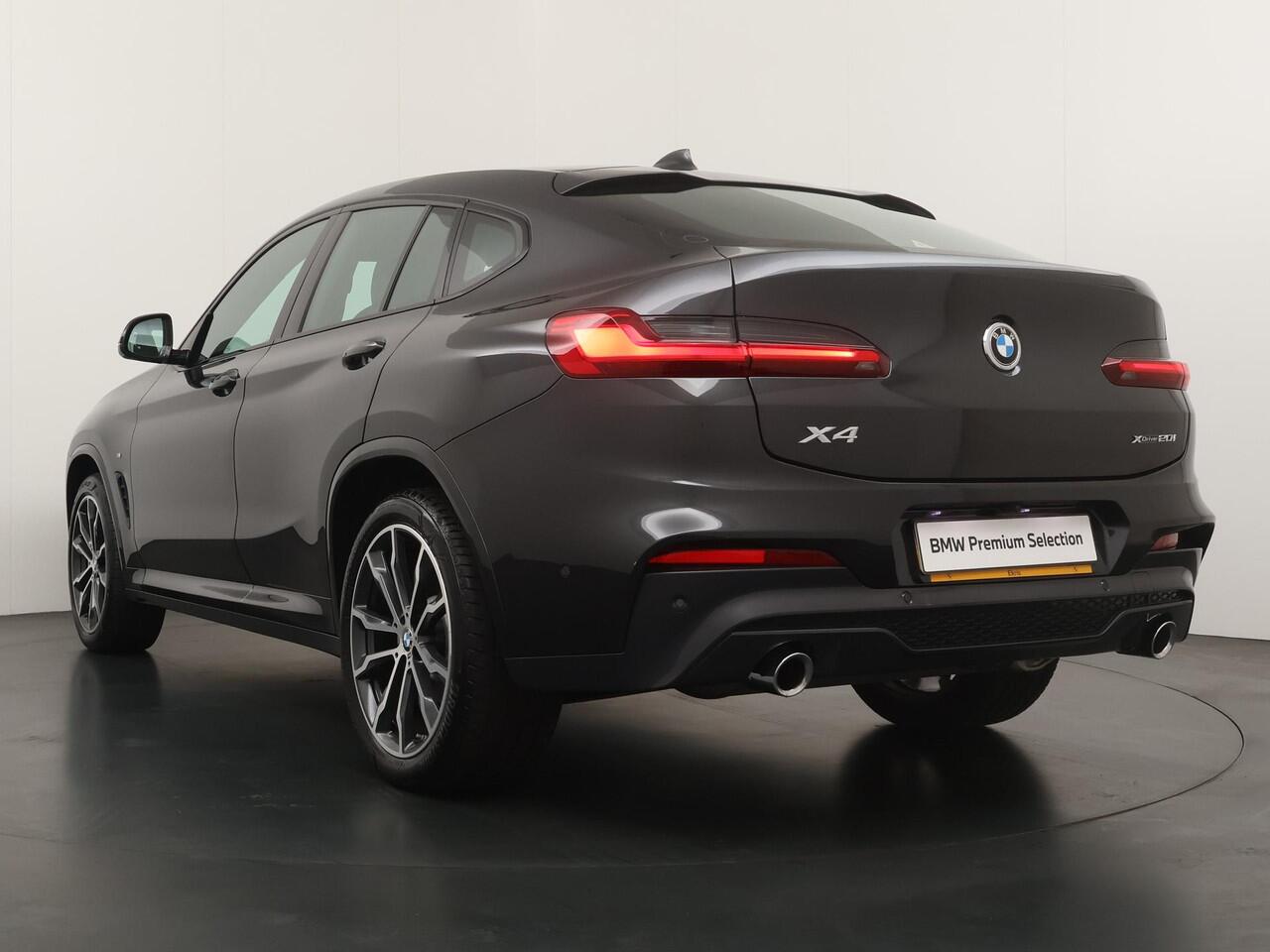 BMW X4 xDrive20i High Executive Edition M Sportpakket | Trekhaak | Panoramadak