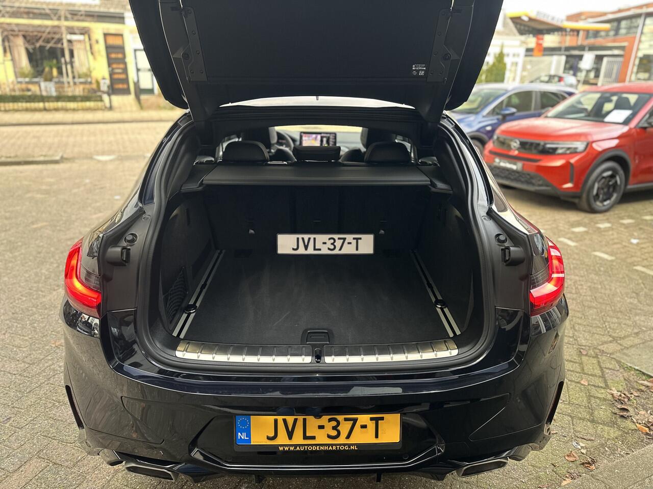 BMW X4 xDrive20i High Executive Laser/Panorama Dak/Trekhaak/Carbon black.