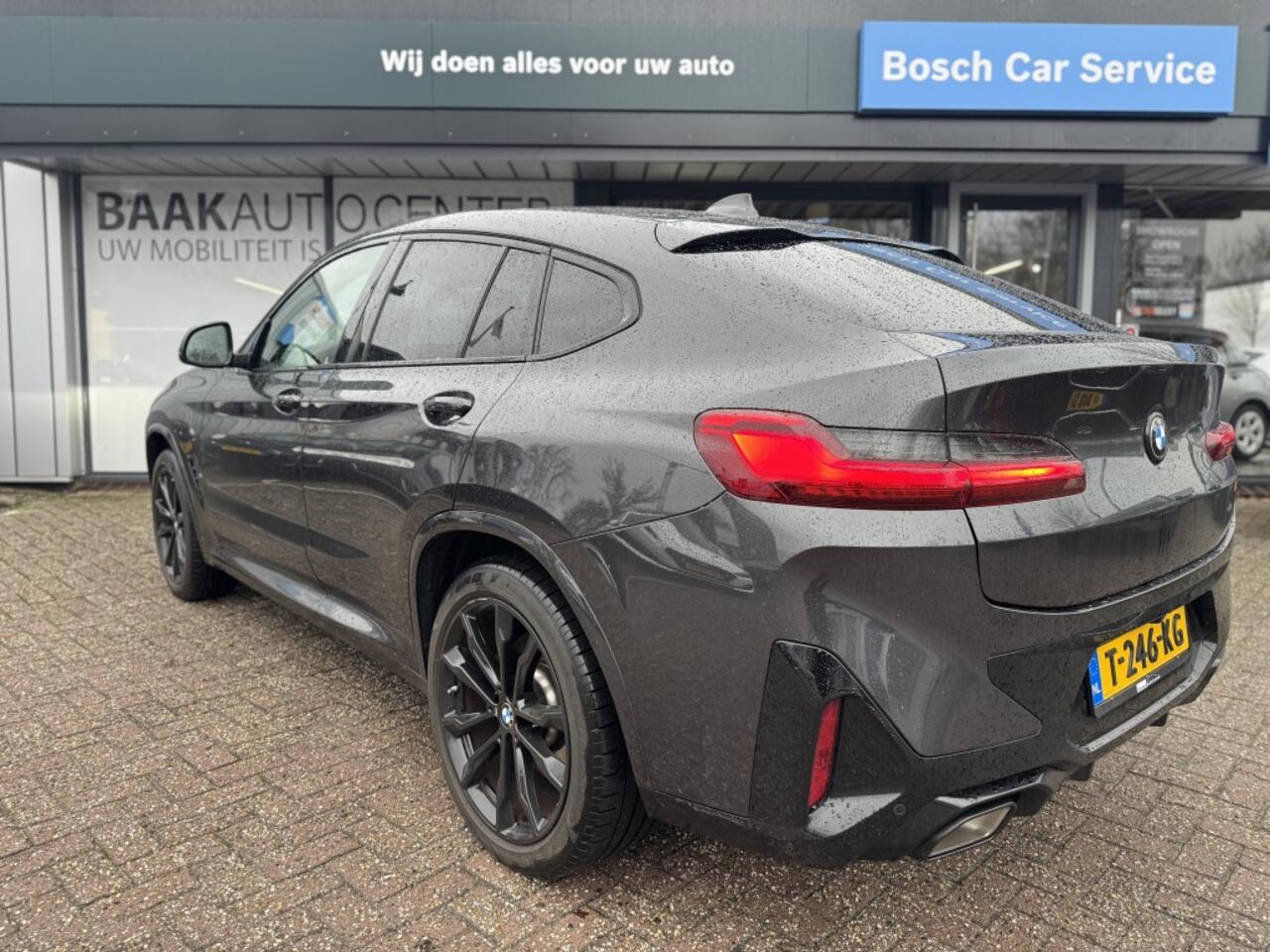 BMW X4 xDrive20i Business Edition + | Pano | M Pakket | Laser