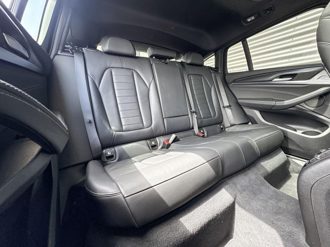 BMW X4 xDrive20i High Executive / M Sportpakket / Panoramadak / Laserlight