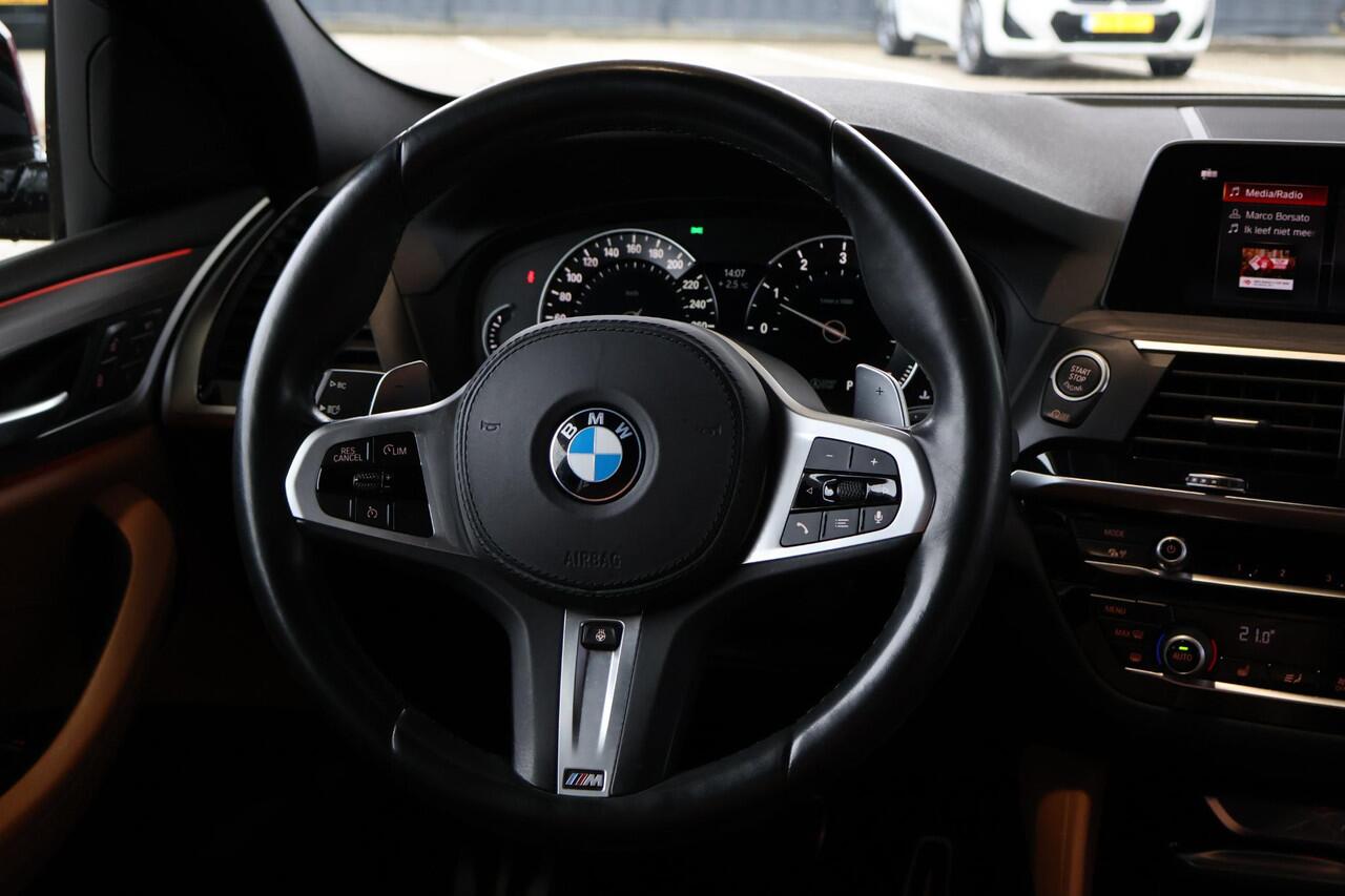 BMW X4 xDrive20i High Executive | M Sport | Trekhaak | Voorstoelen Verwarmd