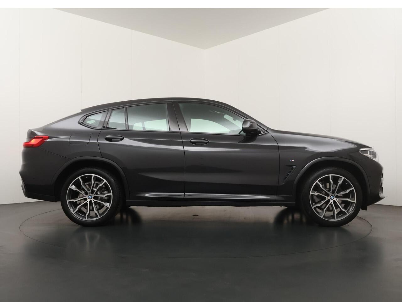 BMW X4 xDrive20i High Executive Edition M Sportpakket | Trekhaak | Panoramadak