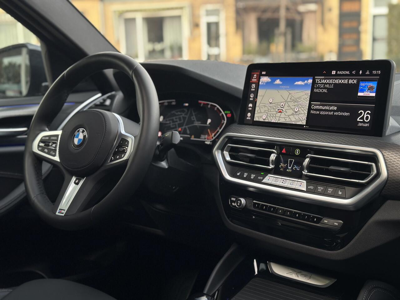 BMW X4 xDrive20i High Executive Laser/Panorama Dak/Trekhaak/Carbon black.