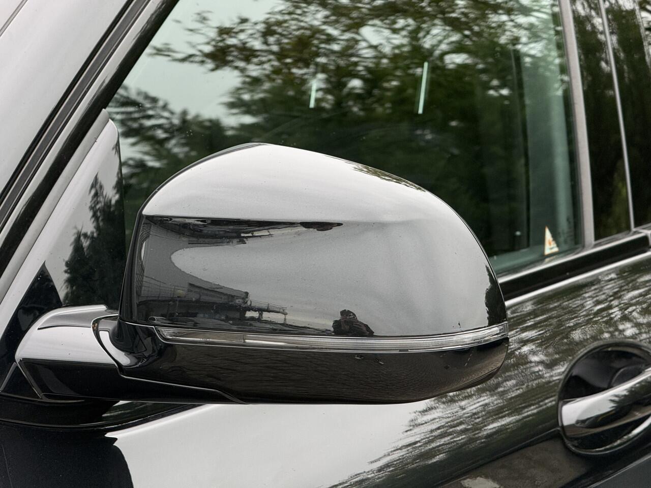 BMW X4 xDrive20i | M-Sport | 20'' | Panorama | Camera | Getint Glas