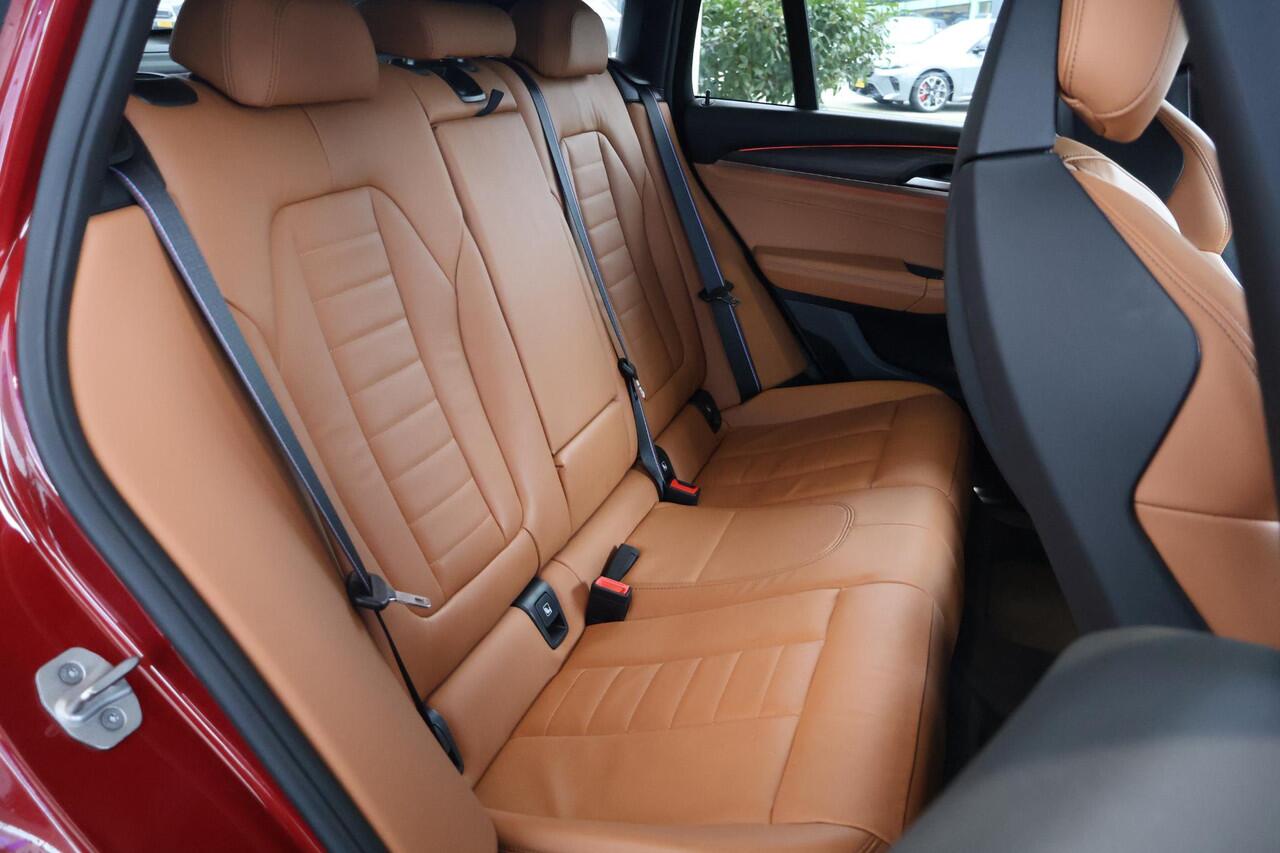 BMW X4 xDrive20i High Executive | M Sport | Trekhaak | Voorstoelen Verwarmd