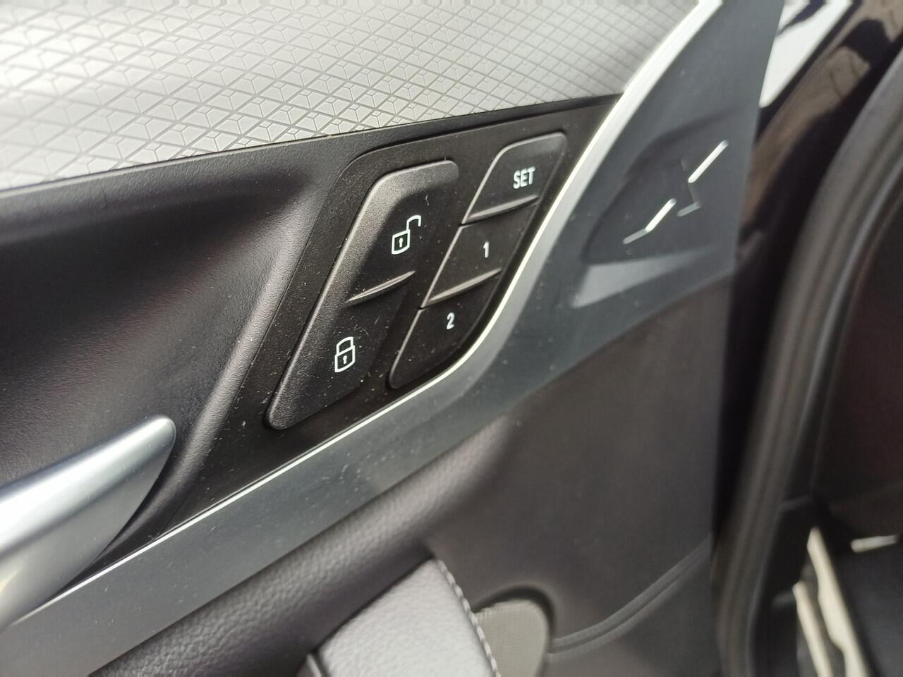 BMW X4 xDrive30i High Executive | M-PAKKET | AUTOMAAT | PANO | CAMERA | ELEK. TREKHAAK 2000KG | Wij bieden ook financiering mogelijkheden aan.