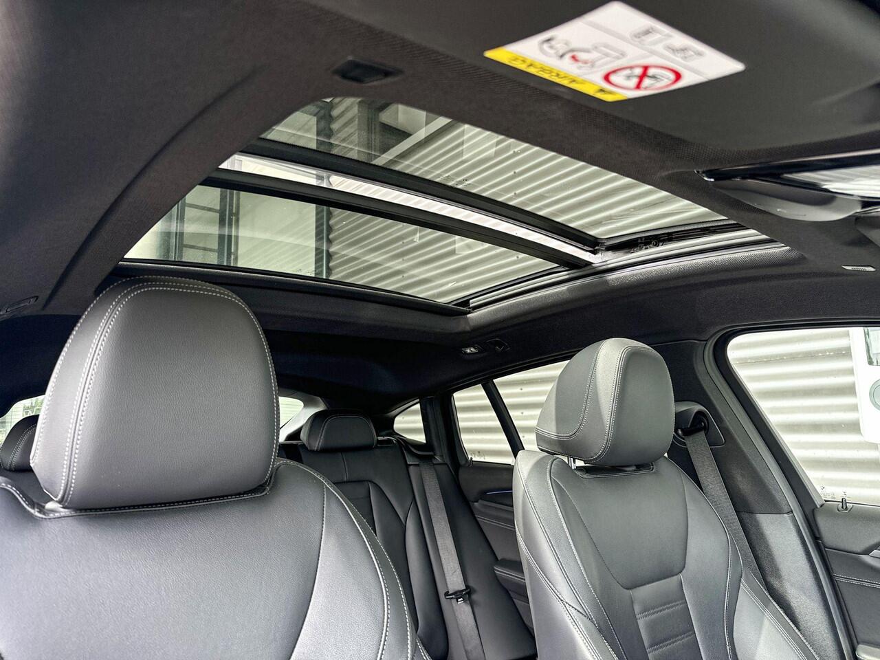 BMW X4 xDrive20i High Executive / M Sportpakket / Panoramadak / Laserlight / Selections