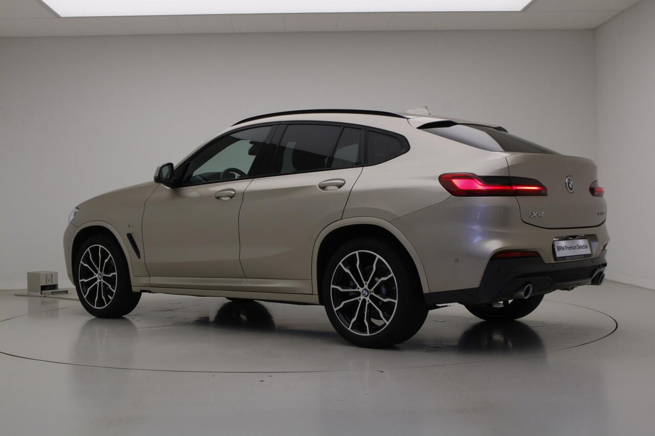 BMW X4 xDrive20i M-Sport | 19 inch | Camera | Trekhaak | Active Cruise Control