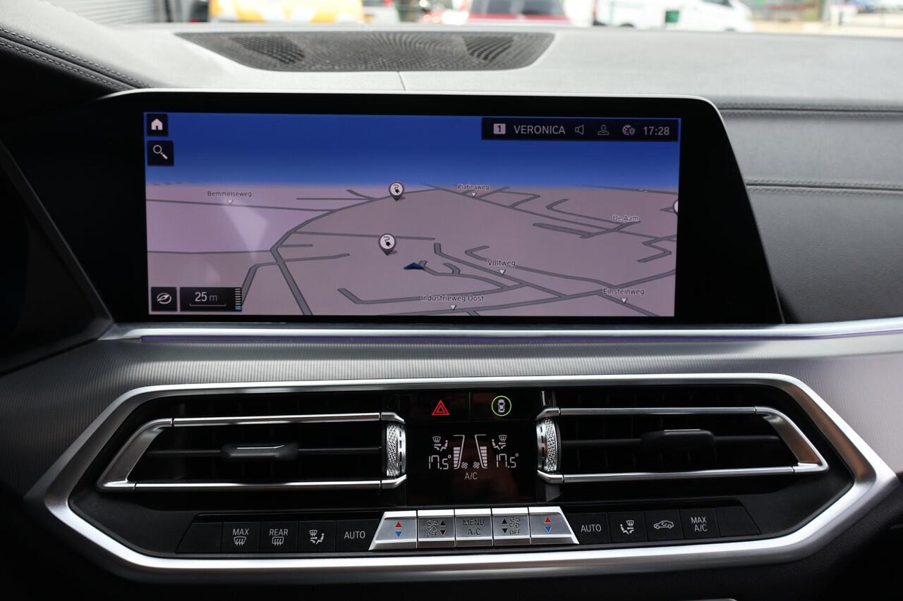 BMW X5 45e Executive 2e Eigenaar | NL-Auto | Dealer Onderh | AF Trekhaak | Sfeer | Elek Stoelen+Klep | Camera | Alarm Klasse 3 |Memory| M Pakket | Laser Led | Stoelverwarming| Keyless | Safety Pack | Carplay | Luchtvering