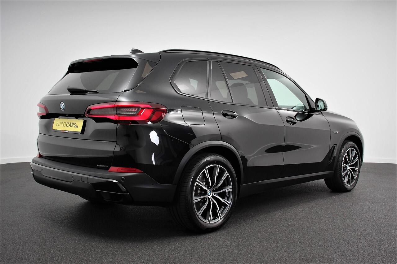 BMW X5 xDrive45e Hybrid 394pk Executive Shadow line | Leder | Schuif-Panorama dak | Navigatie | Trekhaak | Camera 360 | 20" Lichtmetalen velgen | Climate Control