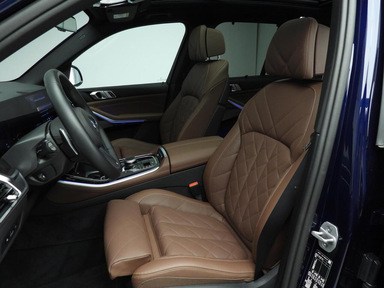 BMW X5 xDrive40d M-Sportpakket / Panoramadak / Trekhaak / Comfortstoelen / Getint glas / HIFI / Stankachel / Alu wielen 21 inch