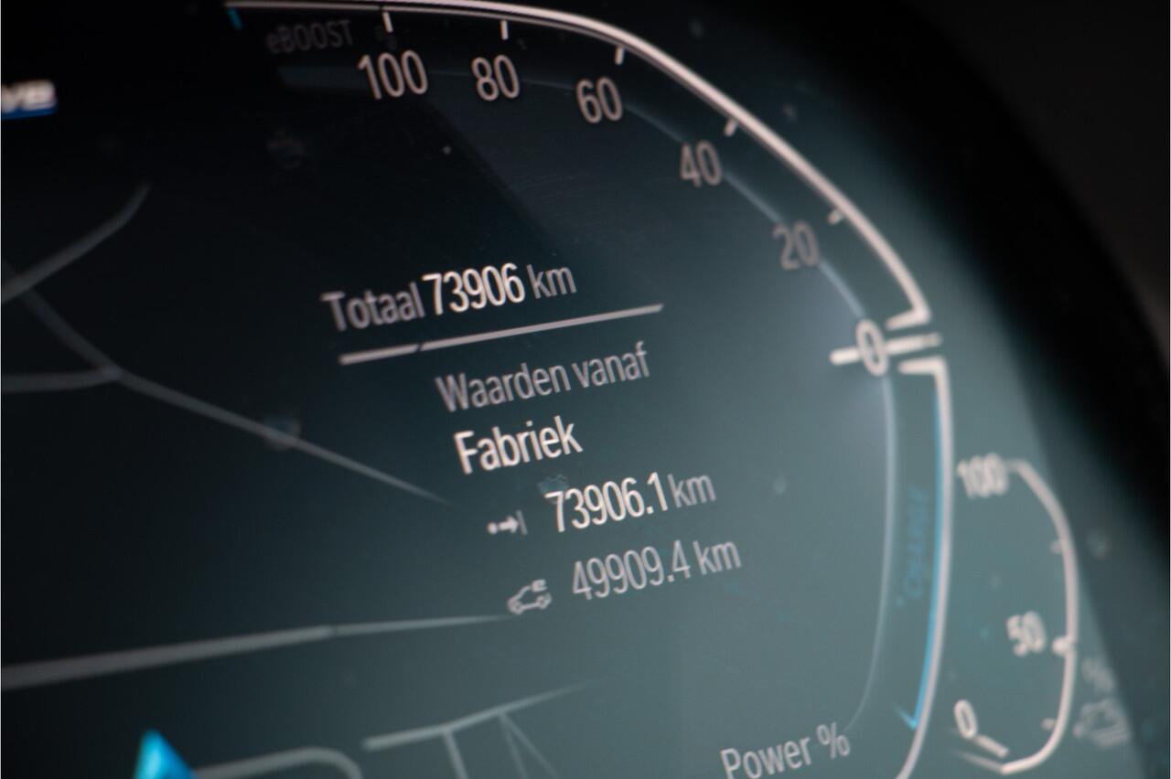 BMW X5 xDrive45e M-Sport | ACC | Comfortstoelen | Head Up | Lane + Side Assist | Pano | Harman Kardon | Camera | 20" | Memory | Dealer Onderhoud | BTW | Luchtvering | Alarm | Stoel Verwarming | Apple & Android Carplay | Ambiance | Led | Dab+ | Keyless Entry.