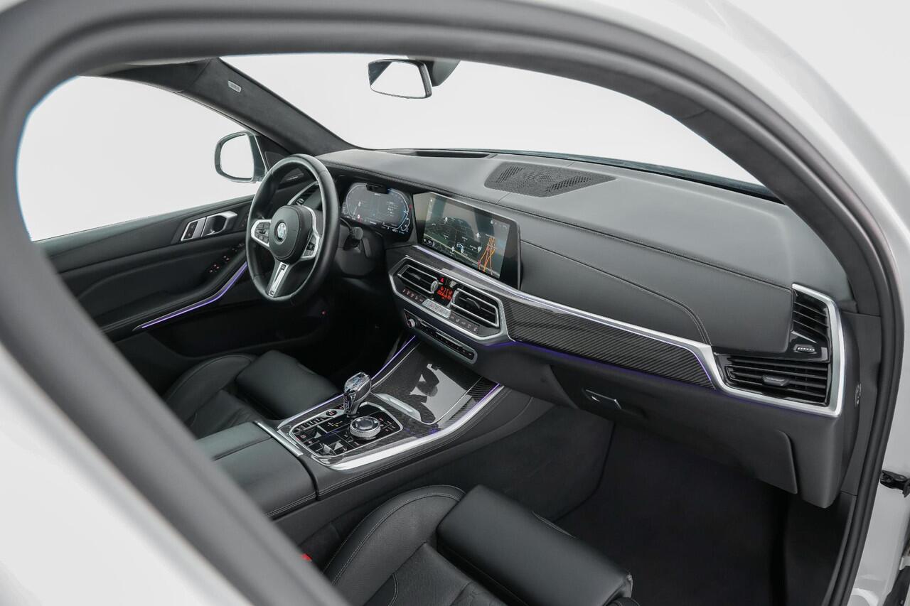 BMW X5 45e xDrive 394pk High Executive |splitterset|M-sportpakket|M-performance seats|schuif/kantel|Harman&Kardon|massage|Laser LED|memory|360 camera|diamond pook|HUD|carbon interieur|Apple Carplay|22" lichtmetalen velgen|