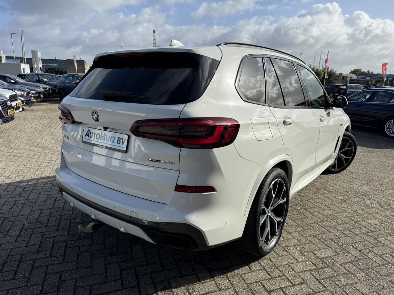 BMW X5 xDrive45e High Executive M Sport Harman-Kardon Panoramadak Laser Licht Trekhaak Stoelventilatie Comfortzetels 21 Inch Driving Assistant Professional 95% SOH