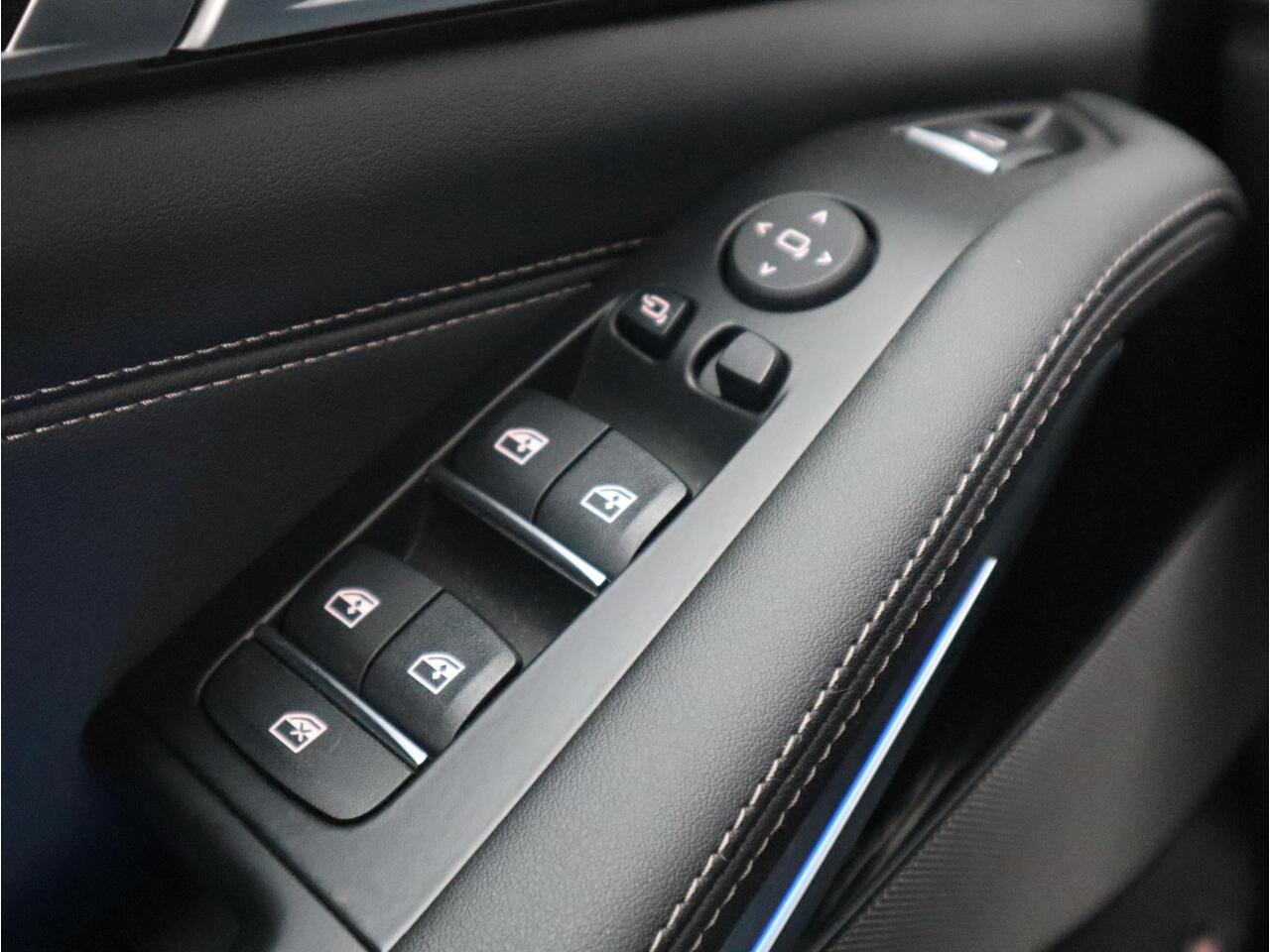 BMW X5 xDrive50e High Executive M Sport Pakket Automaat / Driving Assistant Professional / Stoelventilatie / Panoramadak / Trekhaak / Luchtvering / Iconic Glow / Gesture Control / Harman Kardon / Innovation Pakket / Craftedclarity / Stoelverwarmin voor+achter