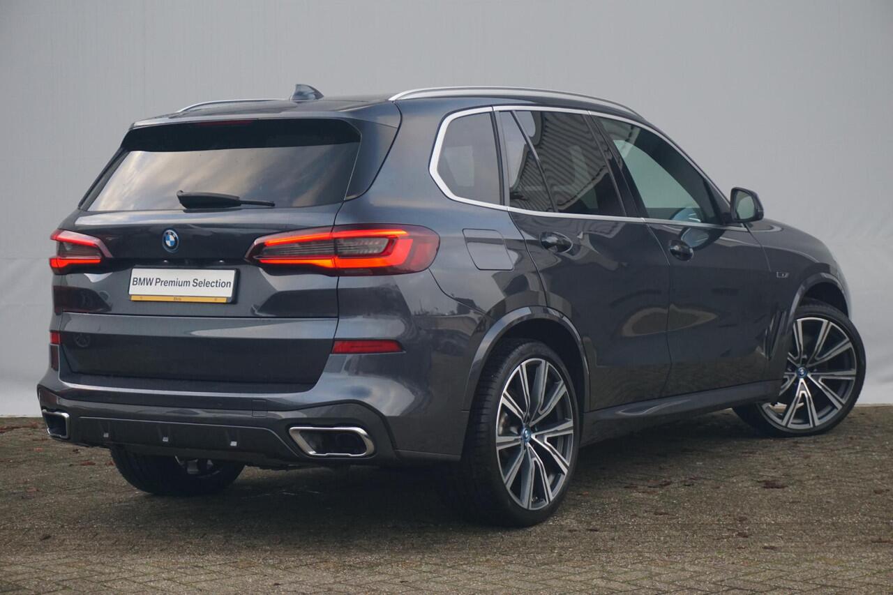 BMW X5 xDrive45e M Sport | Trekhaak / Comfortstoelen / Panoramadak / Head-up / Driving Assistant Professional / Luchtvering