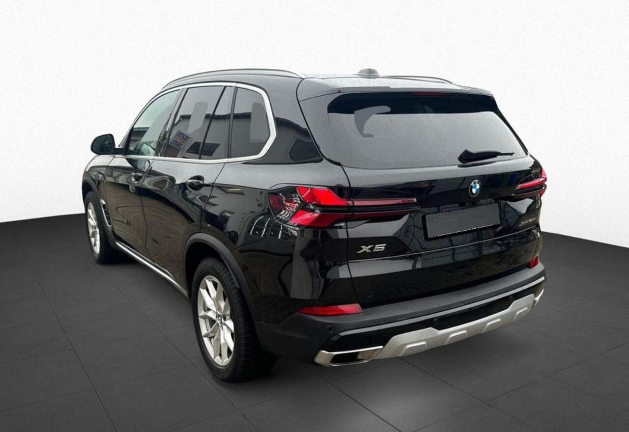 BMW X5 xDrive30d Grijs Kenteken ACC Panoramadak Trekhaak Head-Up Comfortstoelen Harman Kardon