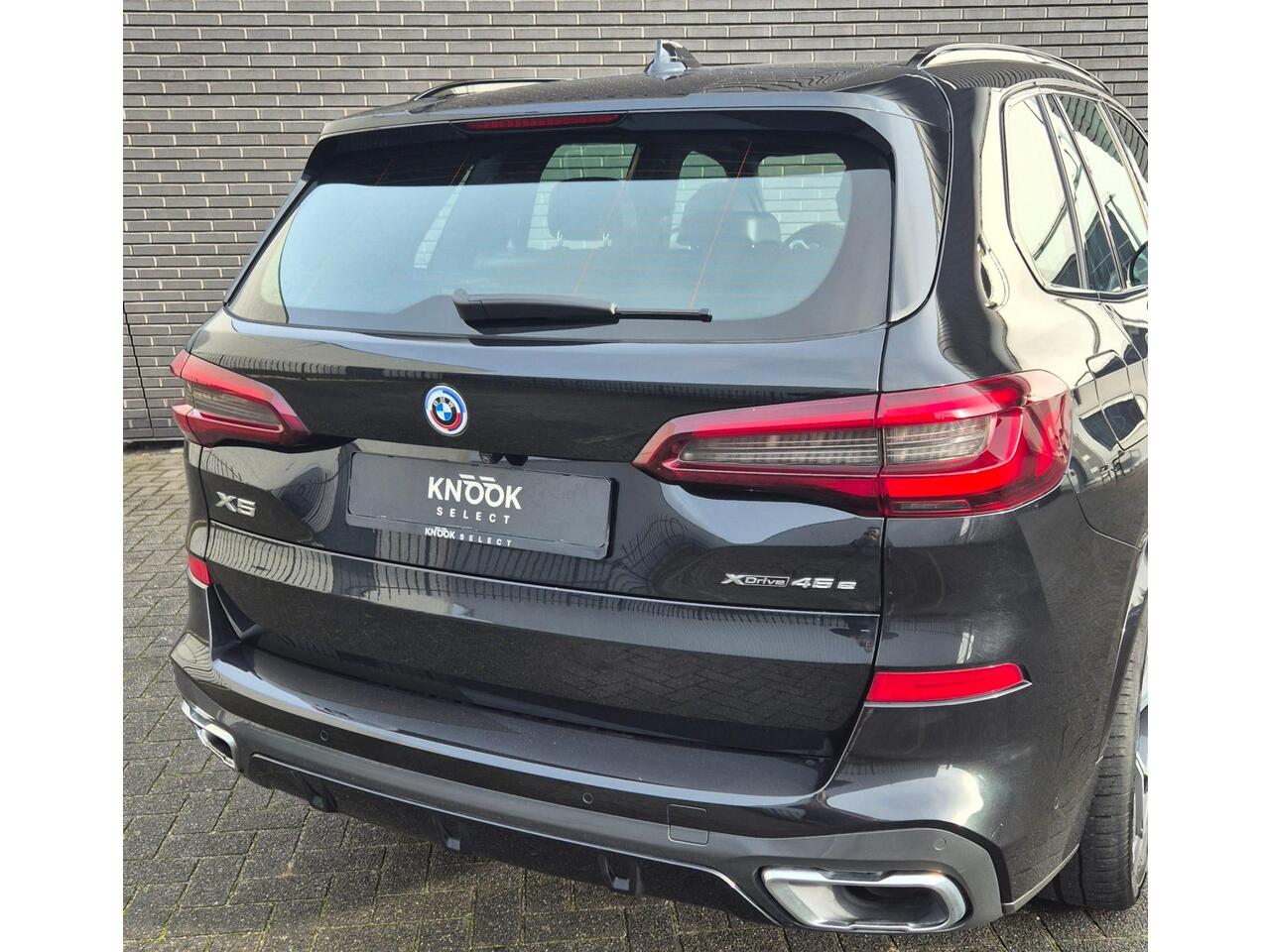 BMW X5 xDrive45e High Executive M Sport Pakket Automaat / Panoramadak / Achterasbesturing / Head Up Display / Comfortstoel / Driving Assistant Professional / Stuurwielverwarming / Trekhaak / Comforttoegang