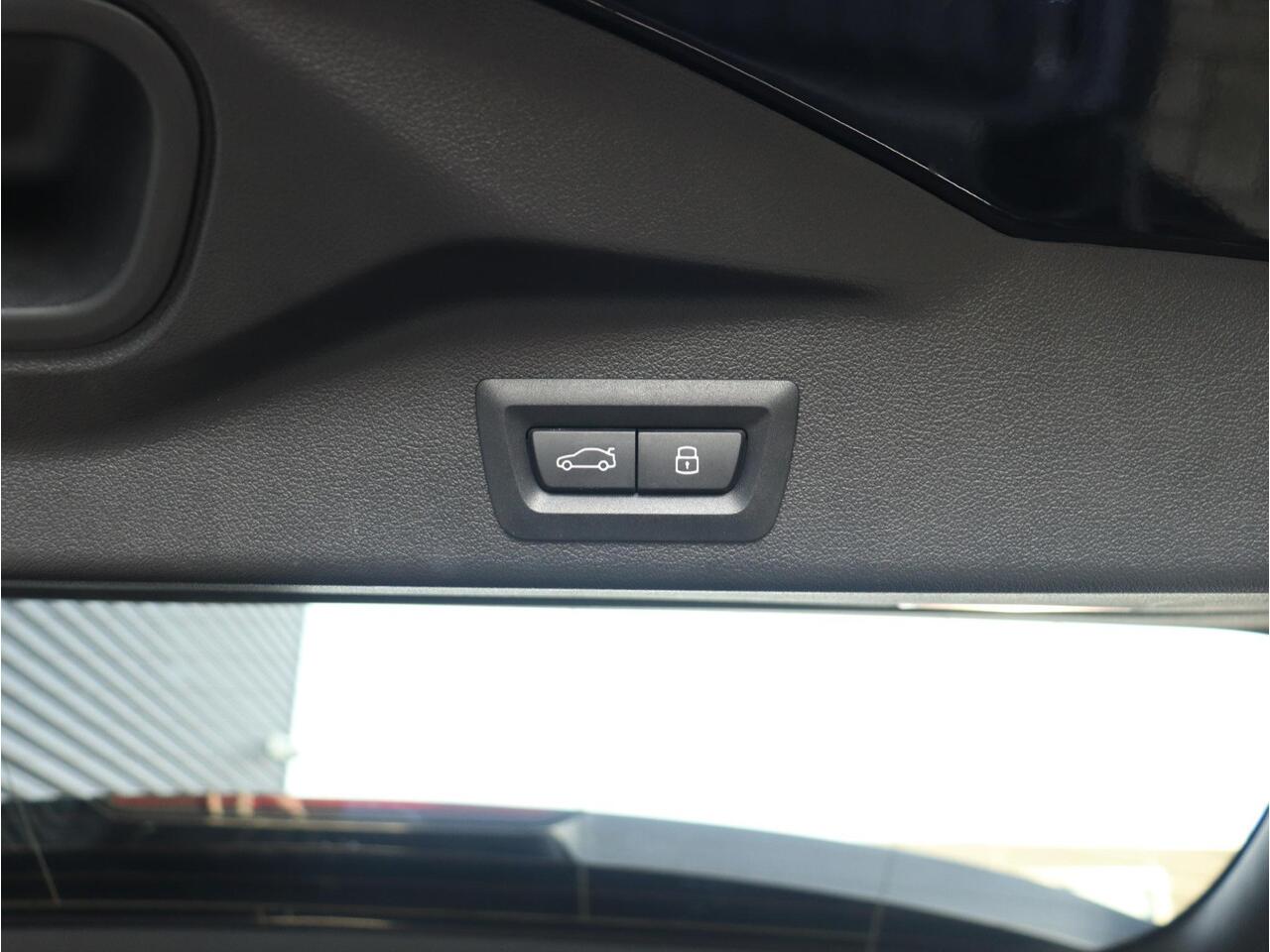 BMW X5 xDrive50e | M Sportpakket Pro | Panodak | Trekhaak | Driving Assistant Prof. | Parking Assistant Prof. | Harman Kardon | Stoelventilatie | Massage | Soft-Close | Active Steering | Head-Up | 22" LMV