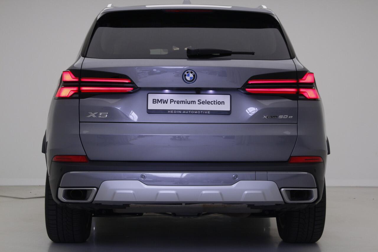 BMW X5 xDrive50e | 2024 | Trekhaak | Harman Kardon | 20" M-Sport | Softclose | Driving Assistant Professional | Gesture Controle | Luchtvering v+a | Geluidswerende ramen