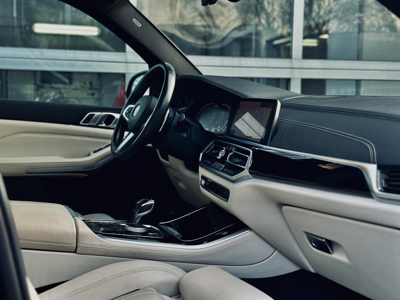 BMW X5 xDrive45e | Dark Label | Panodak | Luchtvering | Beige leer | 360 camera | Head Up | Laser kolampen | Incl btw