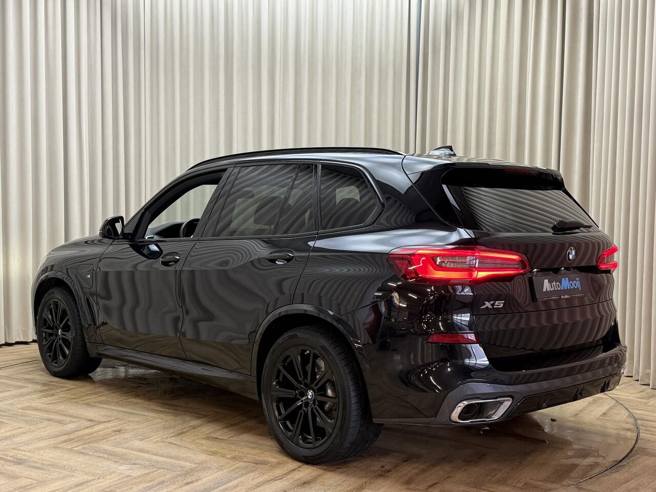 BMW X5 xDrive45e 395PK *M-Sport* BLACK EDITION / Harman Kardon / HUD / Memory / Keyless / Adaptive Cruise / Stuurverwarming / Camera / Elek. Trekhaak