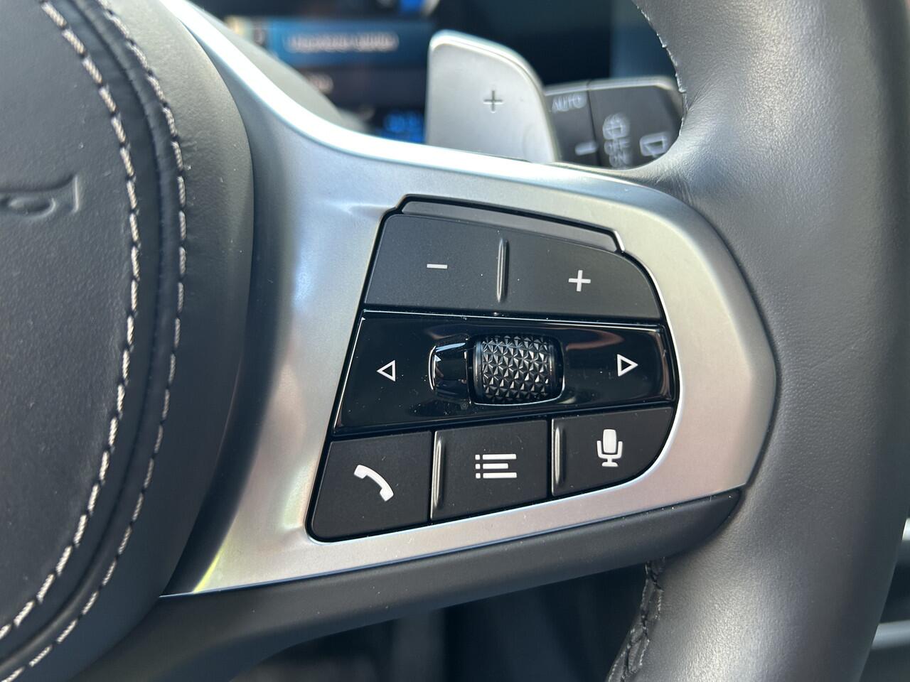 BMW X5 xDrive50e // M-PRO // MATRIX LED // HARMAN KARDON // MEMORY SEAT // PANO/SCHUIFKANTELDAK // ADAPTIV ONDERSTEL // ELEK. TREKHAAK