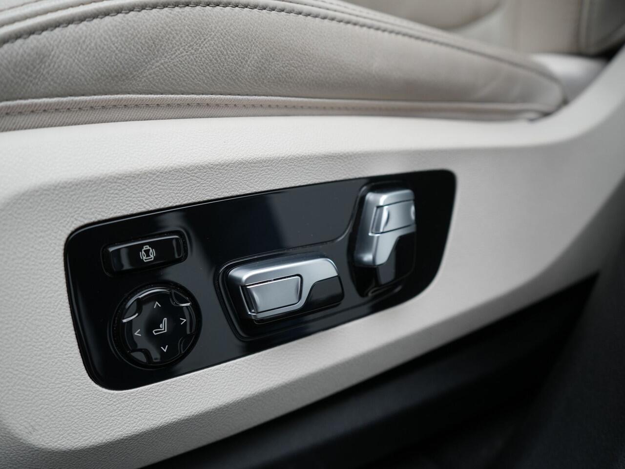 BMW X5 xDrive45e M Sport Plug In Hybrid 395pk Dealer O.H. PHEV | Trekhaak Af Fabriek | Panodak | Soft Close | Luchtvering | 360 Camera | Adaptive Cruise | Harman & Kardon | Lederen Comfortstoelen Memory & Verwarmd | Blis | M Sportstuur Verwarmd |