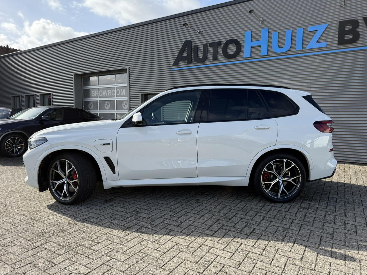 BMW X5 xDrive45e High Executive M Sport Harman-Kardon Panoramadak Laser Licht Trekhaak Stoelventilatie Comfortzetels 21 Inch Driving Assistant Professional 95% SOH