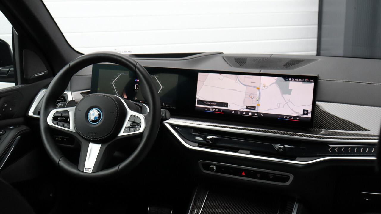 BMW X5 xDrive50e M-Sport Pro | Stoelventilatie | Head-up | Panoramadak | Soft-Close | Harman/Kardon | Trekhaak | Carbon
