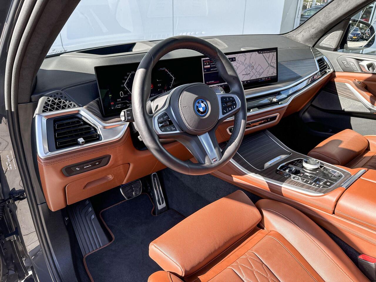 BMW X5 xDrive50e M-Sport / Driving Assistant Professional / Stoelmassage / Stoelventilatie / Soft Close / Driving Assistant Professional / Harman Kardon / Head-Up / Glazen panoramadak / Trekhaak Zwenkbaar / Iconic Glow / 22 Inch
