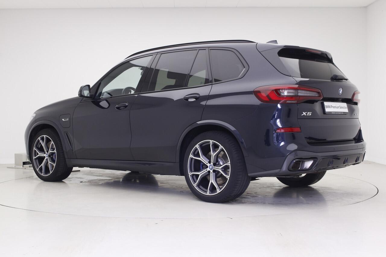 BMW X5 xDrive45e High Exe | M-Sport | Comf. zetel + uitgebr. leder | Sky lounge dak | Harman/kardon | Co Pilot