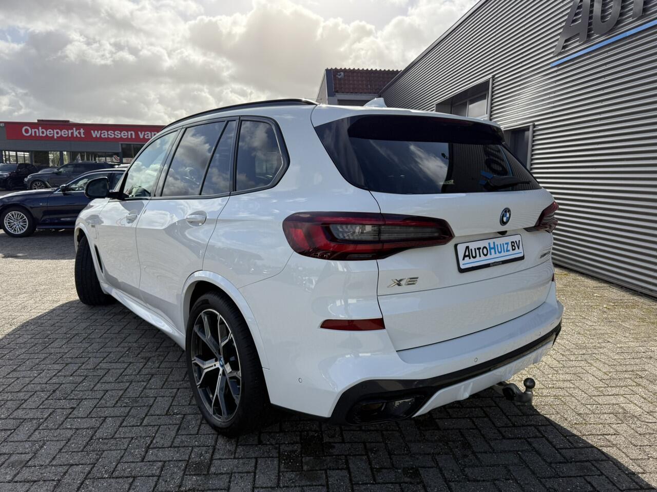 BMW X5 xDrive45e High Executive M Sport Harman-Kardon Panoramadak Laser Licht Trekhaak Stoelventilatie Comfortzetels 21 Inch Driving Assistant Professional 95% SOH