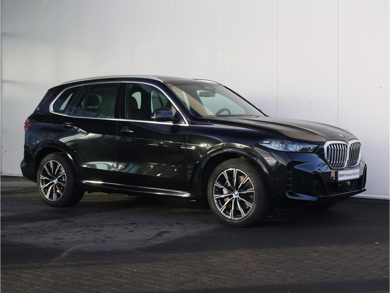 BMW X5 xDrive50e M Sportpakket/ 20 inch LM/ Comfort Access/ Elektrische Trekhaak/ Panoramadak/ Harman-Kardon