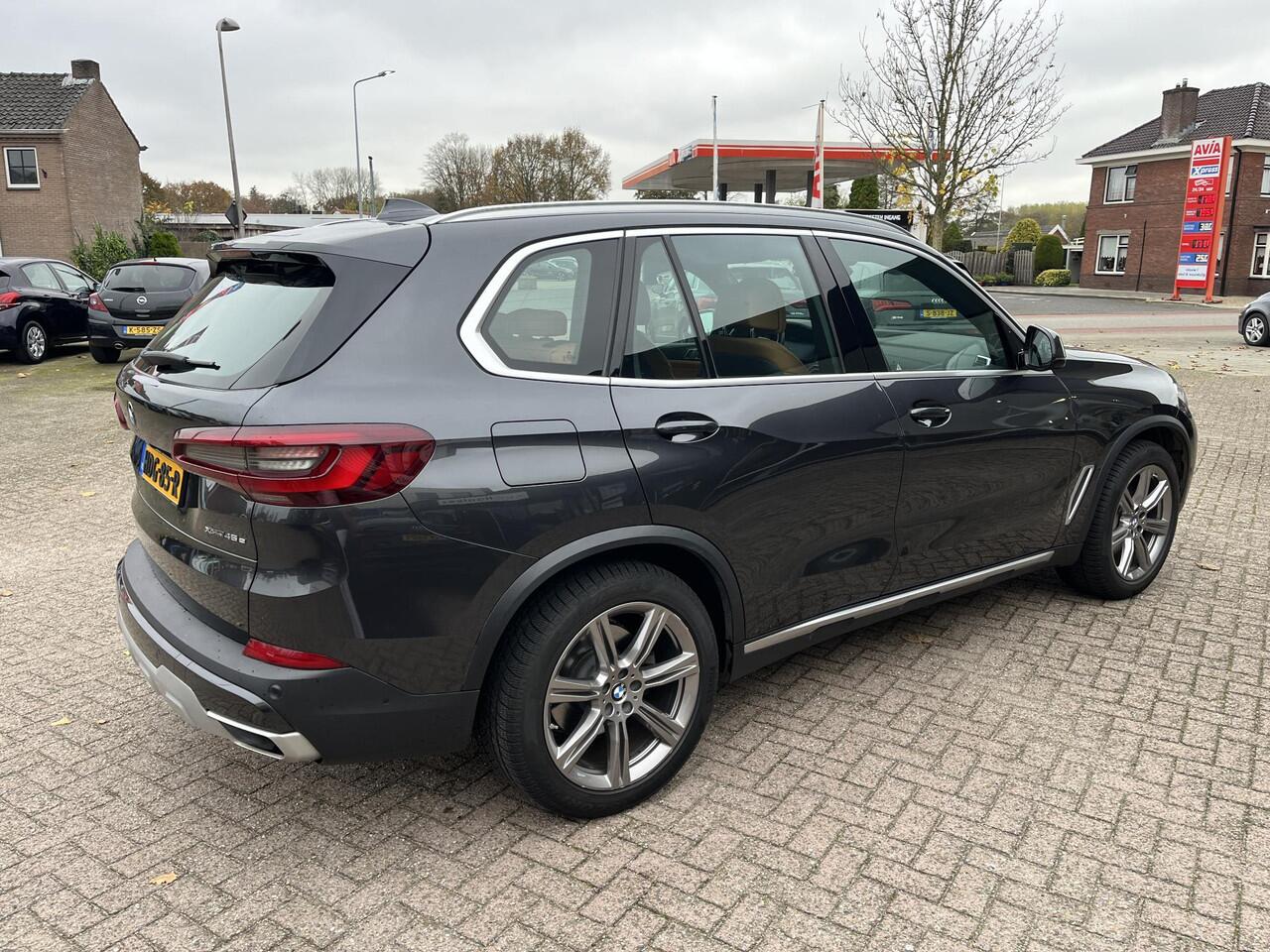 BMW X5 xDrive45e High Executive Plug in hybride. Nieuwstaat. Navi, camera, head up, elek.stoel verstelling etc. Mooie kleur combinatie