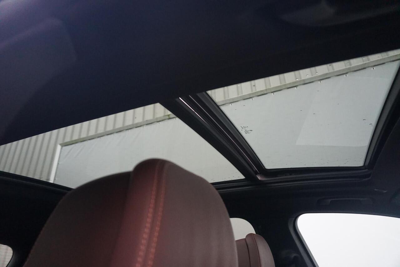 BMW X5 xDrive45e M Sport | Trekhaak / Comfortstoelen / Panoramadak / Head-up / Driving Assistant Professional / Luchtvering