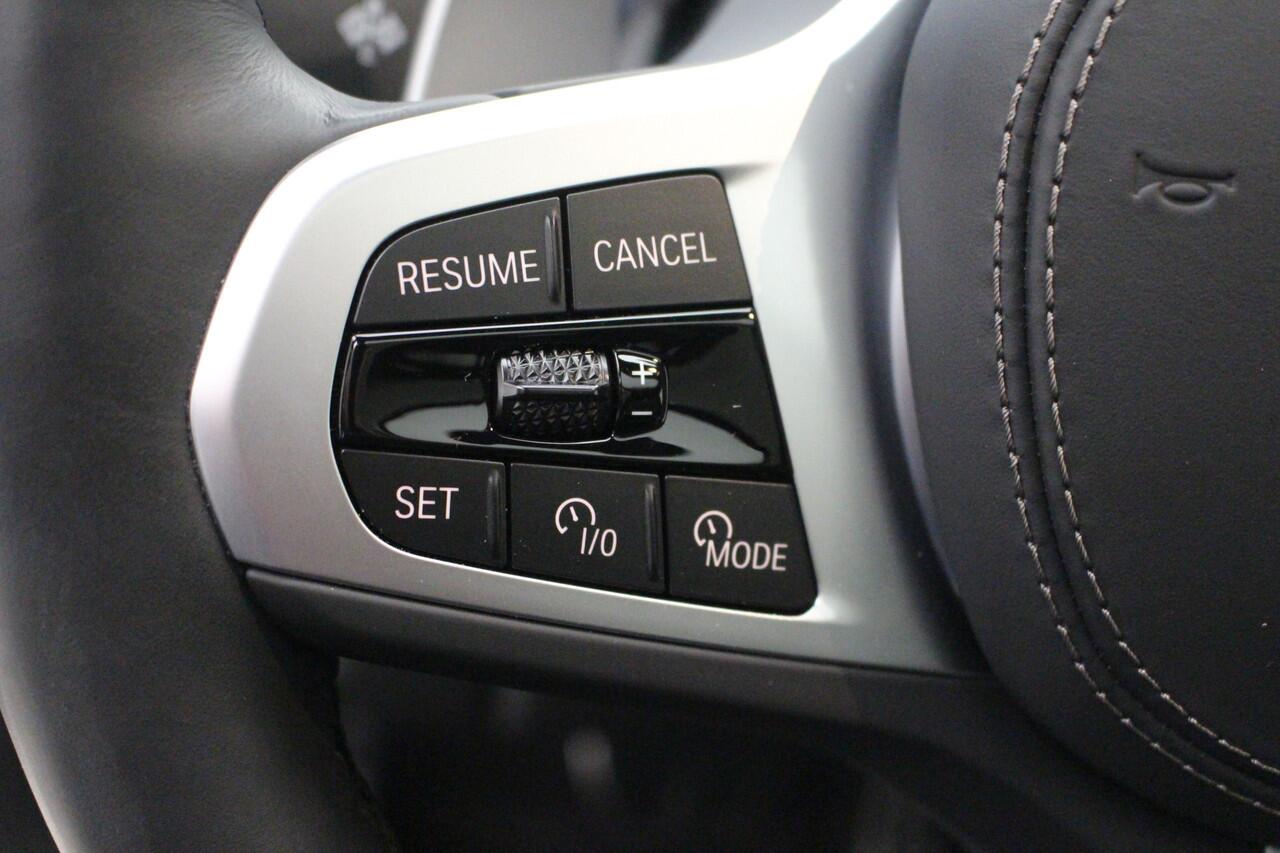 BMW X5 xDrive50e M-Sport | Panorama | 21" | Soft Close | Trekhaak | Comfortzetels met Ventilatie | Harman Kardon | Luchtvering v+a