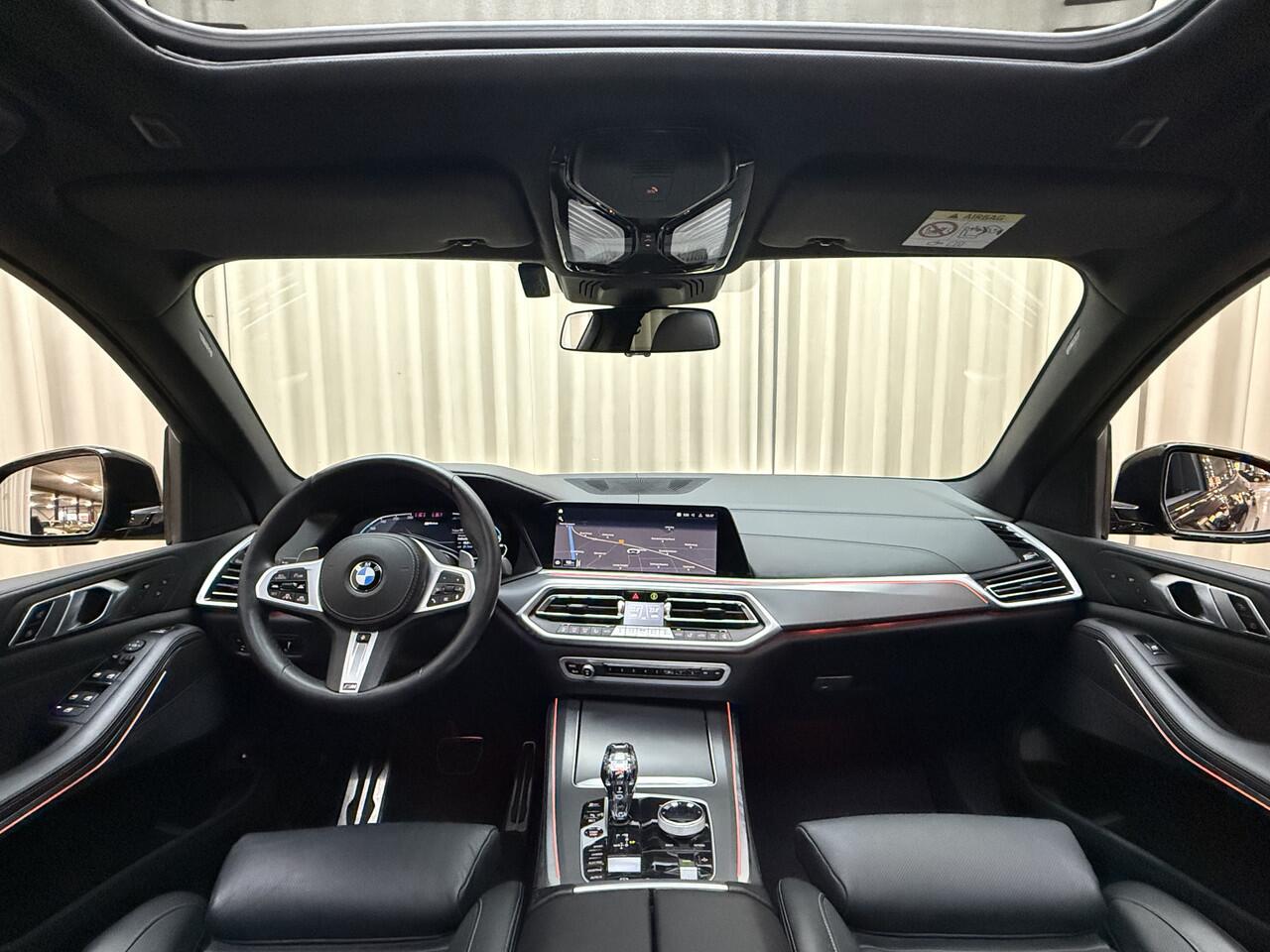 BMW X5 xDrive45e 395PK *M-Sport* Panodak / 1e Eigenaar / Soft Close / HUD / Massage Seats / Swarovski /Stoelkoeling / Stuurverwarming / Swarovski / Apple Carplay / Ambiance Lighting