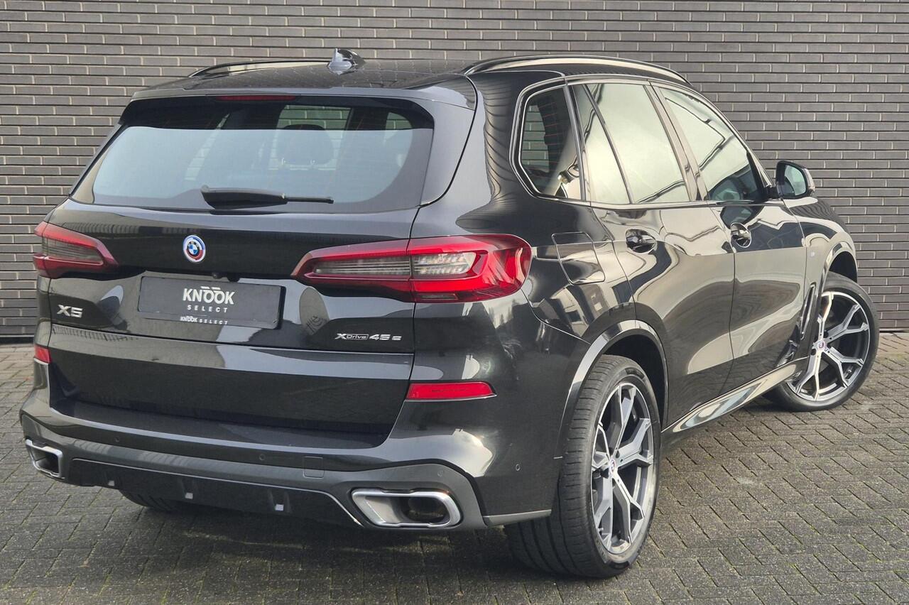 BMW X5 xDrive45e High Executive M Sport Pakket Automaat / Panoramadak / Achterasbesturing / Head Up Display / Comfortstoel / Driving Assistant Professional / Stuurwielverwarming / Trekhaak / Comforttoegang